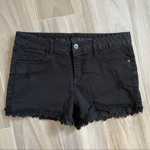 Vanilla Star | lace distressed black shorts